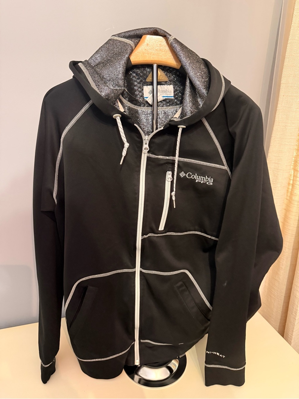 Columbia Black Lightweight Hooded Zip Jacket with Contrast Stitching